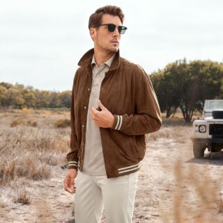 ☀️ Vos indispensables de l’été, épisode 9 !
Un brin vintage, un max de style : les lunettes Shuron font rimer élégance et caractère depuis plus d’un siècle 🕶🇺🇸
🕶 Lunettes Shuron – rétro chic made in USA
Marque culte aux États-Unis, Shuron habille les visages depuis les années 1860.
Portées par des icônes du cinéma, du rock et de la contre-culture, ses modèles mêlent lignes vintage, solidité et authenticité.
Des lunettes à forte personnalité, pour les amoureux du style intemporel.
--
☀️ Your summer must-haves – Episode 9!
A touch of retro, a whole lot of attitude — say hello to Shuron sunglasses 🎞🖤
🕶 Shuron Sunglasses – timeless American cool
A legendary American eyewear brand since the 1860s, Shuron has been worn by rockers, rebels, artists and thinkers.
Vintage-inspired frames, solid construction, unmistakable character — a bold pick for those who love heritage style.
#Shuron #RetroEyewear #LunettesVintage #StyleIntemporel #MadeInUSA #TheAllAmericanShades #SunglassesWithAttitude #HeritageStyle #LunettesDeCaractère #RétroChic #lunettesdesoleil #sunglasses #USA #roadtrip #roadtripUSA